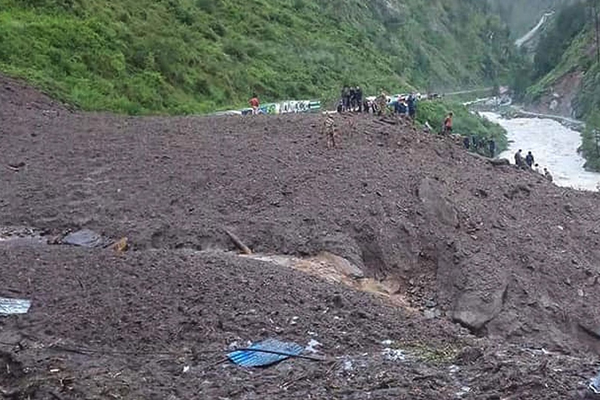 नेपाल में भूस्खलन, 11 लोगों की मौत और 23 लापता
