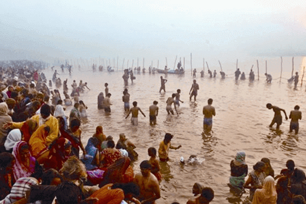 मौनी अमावस्या पर 1.81 करोड़ श्रद्धालुओं ने संगम में लगाई डुबकी