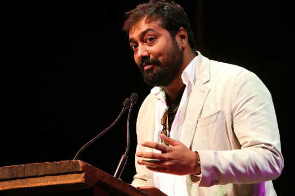 फर्जी सोशल मीडिया खातों खातों से सावधान रहें : अनुराग कश्यप