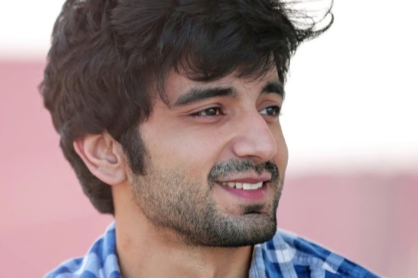 मैं शाहिद कपूर से प्रेरणा लेता हूं : आयुष मेहरा