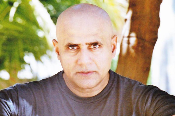 शर्ट उतारने से कोई बॉडीबिल्डर नहीं बन जाता : पुनीत इस्सर