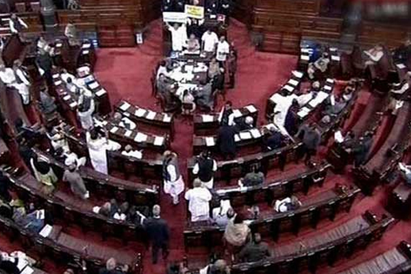 हंगामे के बीच राज्यसभा में आरक्षण विधेयक पेश