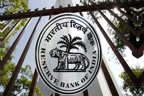आरबीआई ने प्रमुख दरें बरकरार रखी