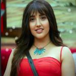 बिग बॉस-19 के टॉक्सिक माहौल पर छलका अशनूर कौर का दर्द, बोलीं-असली कॉन्फिडेंस अंदर से आता है
