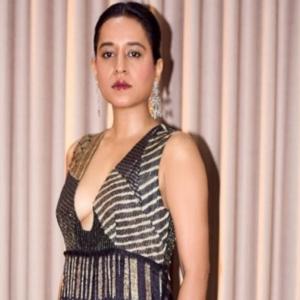 सनी देओल की आंखों पर बैठी थी मक्खी, फिर भी नहीं रोका शॉट : तिलोत्तमा शोम 
