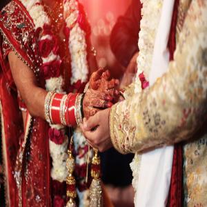 अन्नाद्रमुक के दलित विधायक ने ब्राह्मण लड़की से शादी कर फैलाई सनसनी