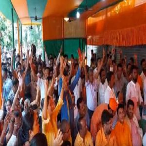 बंगाल चुनाव : रुझानों में चार जिलों में टीएमसी का खाता तक नहीं खुला