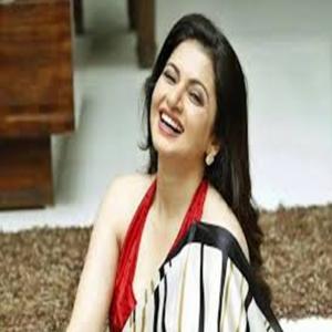 भाग्यश्री ने किशोर कुमार के गाने से दी समाज की कड़वी बातों को नजरअंदाज करने की सलाह
