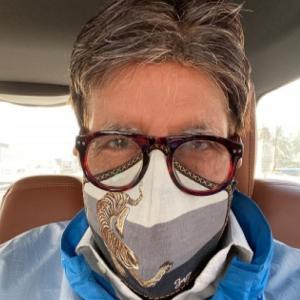 अमिताभ बच्चन ने महामारी के बीच प्रशंसकों को दिया खास संदेश