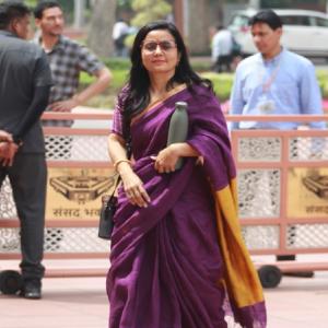 कलकत्ता हाईकोर्ट ने टीएमसी सांसद महुआ मोइत्रा को दी बड़ी राहत, गिरफ्तारी वारंट किया रद्द