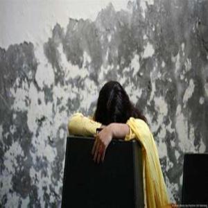 पाकिस्तान में महिलाओं के प्रसव के बाद शिशुओं को बेचने वाले क्लिनिक का भंडाफोड़