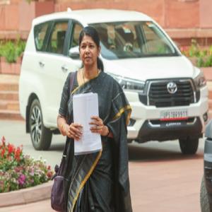 डीएमके सांसद कनिमोझी और भाजपा ने कीर्तना का किया समर्थन, महिलाओं पर व्यक्तिगत हमलों की निंदा की