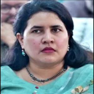 ईडी ने सीएमआरएल मामले में तेज की जांच, पूछताछ के लिए पूर्व सीएम विजयन की बेटी को भेजा नया समन
