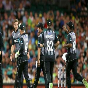 टी-20 त्रिकोणीय सीरीज : इंग्लैंड के हाथों हार के बावजूद फाइनल में न्यूजीलैंड