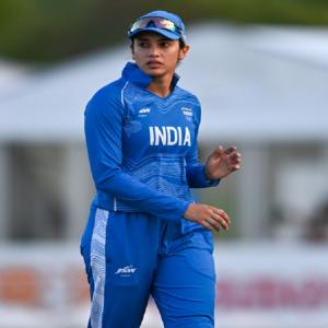 पहला टी 20 : जिम्बाब्वे के खिलाफ भारत ने टॉस जीतकर गेंदबाजी चुनी, निकी प्रसाद करेंगी डेब्यू
