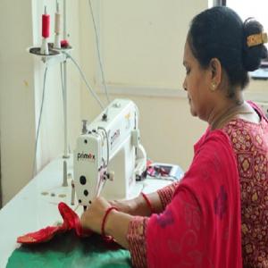 गुजरात : वस्त्र प्रसाद की पहल से सोमनाथ की अनेक स्थानीय महिलाएं बनीं लखपति दीदी