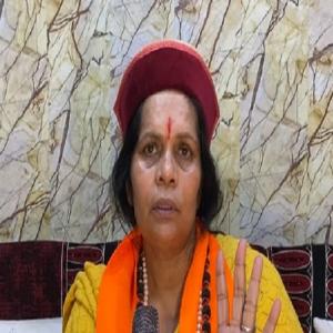 इतिहास को लेकर हामिद अंसारी के बयान पर घमासान, साध्वी प्राची बोलीं- यह देश तोड़ने की कोशिश