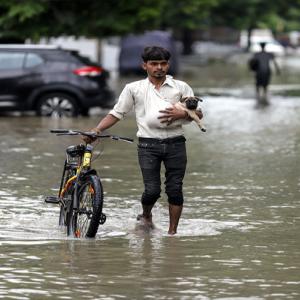 यूपी में भारी बारिश ने बरपाया कहर, 19 लोगों की हुई मौत