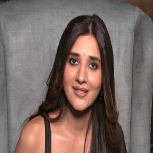 अपने किरदार को जीने लगी हूं, ड्रैगन का किरदार निभाने वाली कनिका मान ने खोले किरदार से जुड़े राज