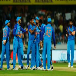 निर्णायक टी20 मैच में ऑस्ट्रेलिया को पटखनी देकर शिखर पर पहुंचा भारत