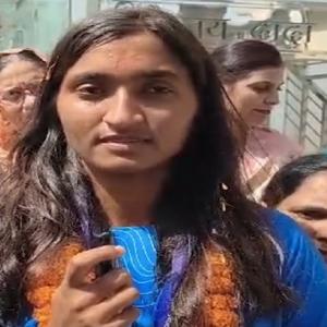 कोरिया के 44 वर्षों के दबदबे को खत्म करके अच्छा लगा, गोल्ड जीतकर लौटीं कीर्ति शर्मा का घर पहुंचने पर स्वागत