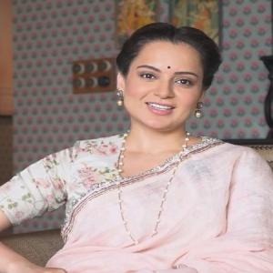 राखी सावंत के बयान पर भड़कीं कंगना रनौत, बोलीं-फेवर के बावजूद तुम्हें स्वीपर की नौकरी भी नहीं मिली