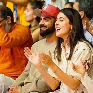 करवा चौथ 2024:
मुंबई में कृष्ण दास कीर्तन में शामिल हुए अनुष्का शर्मा और
विराट कोहली