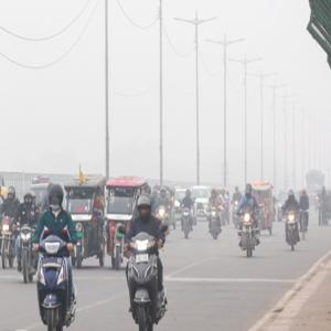 एनसीआर में बारिश और तेज हवाओं से प्रदूषण में बड़ी गिरावट, एक्यूआई येलो जोन में पहुंचा
