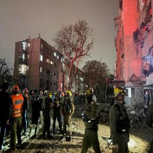 इजरायल के न्यूक्लियर सिटी अराद और डिमोना पर ईरान का बड़ा मिसाइल हमला, 100 से ज्यादा घायल, 11 की हालत गंभीर
