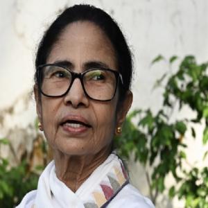 दुर्गा पूजा से पहले फंड जारी करने की मांग, ममता गुट ने कलकत्ता हाईकोर्ट का दरवाजा खटखटाया