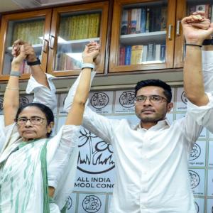 ममता गुट ने ईसीआई को भेजी टीएमसी की मूल राष्ट्रीय कार्यसमिति की सूची
