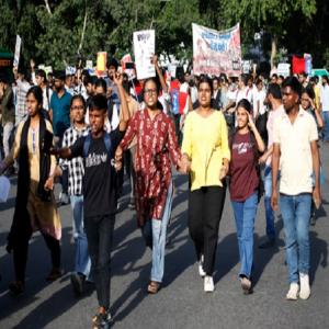NHRC ने महिला पत्रकारों से कथित यौन उत्पीड़न मामले में दिल्ली पुलिस से मांगी रिपोर्ट
