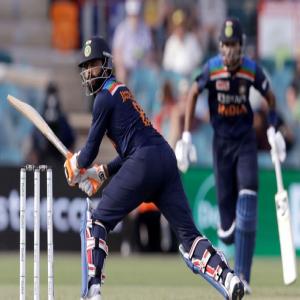 कैनबरा वनडे : भारत ने आखिरी मैच में आस्ट्रेलिया को 13 रनों से हराया