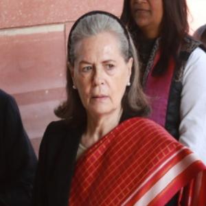 पॉलिटिक्स : वोटर लिस्ट विवाद में सोनिया गांधी की याचिका पर सुनवाई स्थगित, 7 फरवरी को अगली सुनवाई