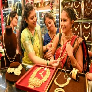 सकारात्मक वैश्विक संकेतों से कीमती धातुओं को मिला सपोर्ट, सोने-चांदी में करीब 1.5 प्रतिशत तक की बढ़त