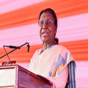 राष्ट्रपति मुर्मु वृंदावन दौरे पर प्रेमानंद महाराज से करेंगी मुलाकात
