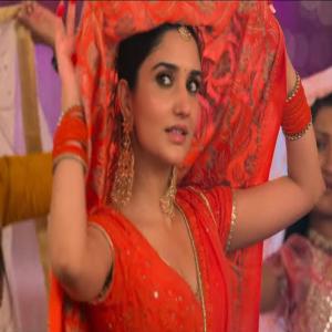 ‘मन्नू क्या करेगा’ के गीत ‘सैयाँ’ में साची के मंत्रमुग्ध कर देने वाले डांस मूव्स और ललित पंडित–मलिनी अवस्थी की लोक-संगीत प्रतिभा 