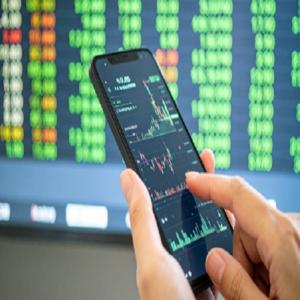 एलपीजी संकट के बीच भागे इंडक्शन चूल्हा बनाने वाली कंपनियों के शेयर 