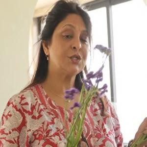 शेफाली शाह मना रही हैं गैलेंटाइन, सहेलियों के लिए खास अंदाज में सजाया घर
