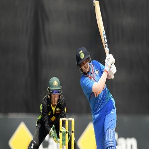 महिला क्रिकेट : भारत ने आस्ट्रेलिया को 7 विकेट से हराया
