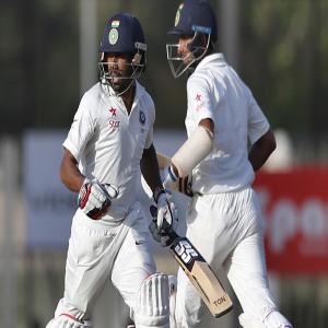 भारत के नाम रहा धर्मशाला टेस्ट का तीसरा दिन, जीत से मात्र 87 रन दूर