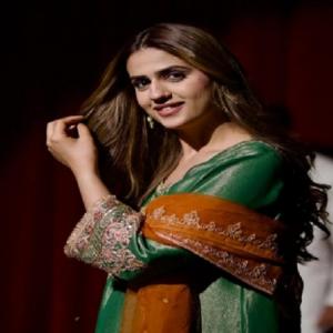 ताऊ तेरी छोरी की उम्र की हूं मैं...शो में बदसलूकी के बाद प्रांजल दहिया ने किया मनचलों की मानसिकता पर वार
