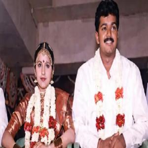 विजय की पत्नी संगीता ने दायर की तलाक की याचिका, एक्स्ट्रा मैरिटल अफेयर का आरोप