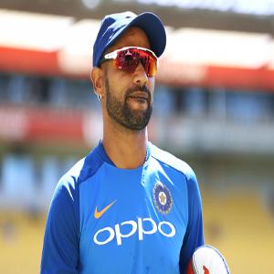 नए खिलाड़ियों की मदद के लिए हमेशा तैयार हैं सीनियर : धवन