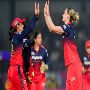 हम टीम से कहते रहे कि फाइनल बस एक जीत दूर है : स्मृति मंधाना