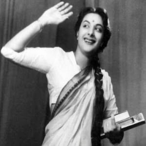 जब सेट पर सुनील दत्त को पहचान न सकीं मदर इंडिया, मेकअप आर्टिस्ट को भेंट कर दी थी कीमती घड़ी
