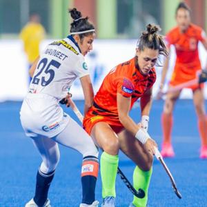 विमेंस HIL : सडन डेथ में श्राची बंगाल टाइगर्स ने एसजी पाइपर्स को हराया, फाइनल में बनाई जगह