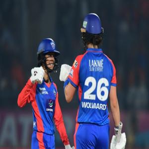 WPL : गुजरात जायंट्स को 7 विकेट से रौंदकर लगातार चौथी बार फाइनल में दिल्ली कैपिटल्स
