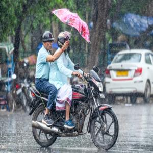 NCR में 3 और 4 मई को येलो अलर्ट जारी, बारिश और तेज हवाओं से मिलेगी गर्मी में राहत 