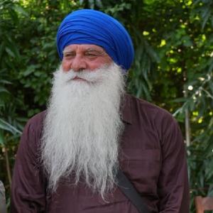 लुक्खे में महिलाओं के खिलाफ अभद्र भाषा का इस्तेमाल, योगराज सिंह को नोटिस जारी 